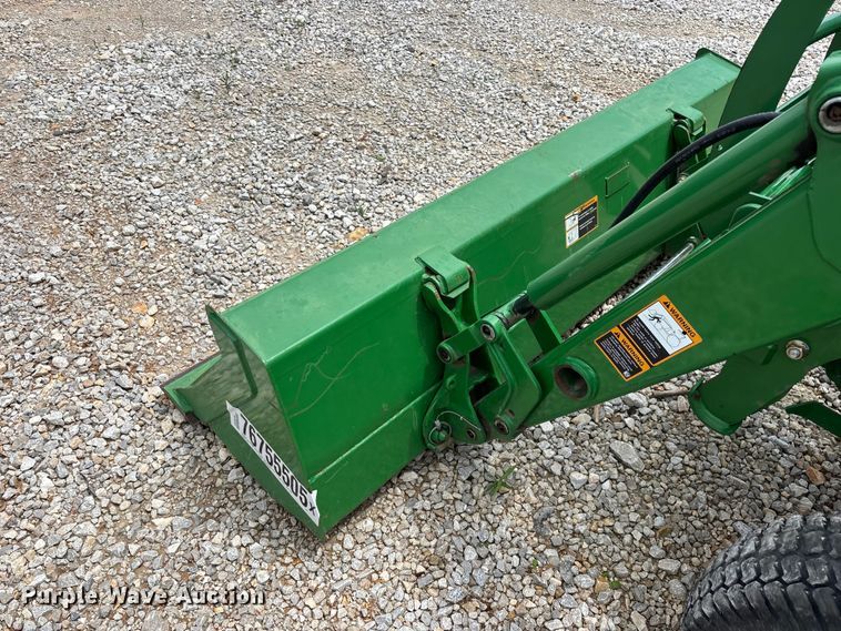 image for item YA3960 2014 John Deere 3046R MFWD tractor