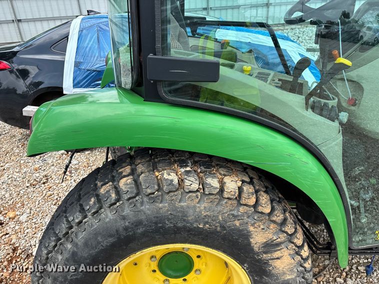 image for item YA3960 2014 John Deere 3046R MFWD tractor