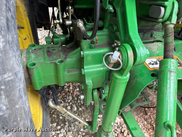 image for item YA3960 2014 John Deere 3046R MFWD tractor