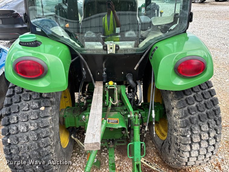 image for item YA3960 2014 John Deere 3046R MFWD tractor