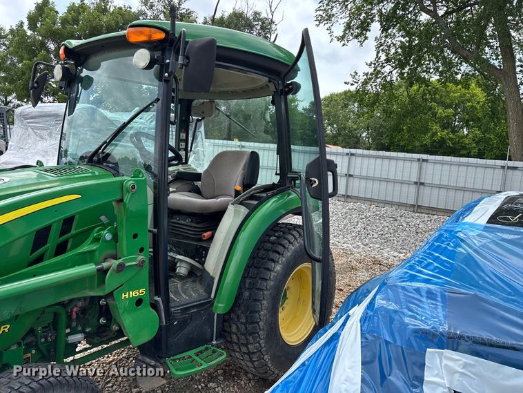 image for item YA3960 2014 John Deere 3046R MFWD tractor