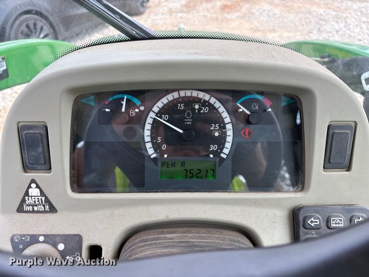 image for item YA3960 2014 John Deere 3046R MFWD tractor
