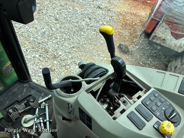 image for item YA3960 2014 John Deere 3046R MFWD tractor