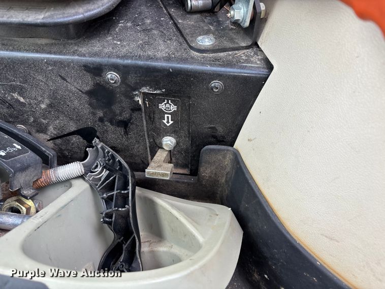 image for item YA3960 2014 John Deere 3046R MFWD tractor