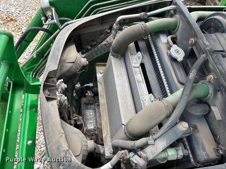 image for item YA3960 2014 John Deere 3046R MFWD tractor