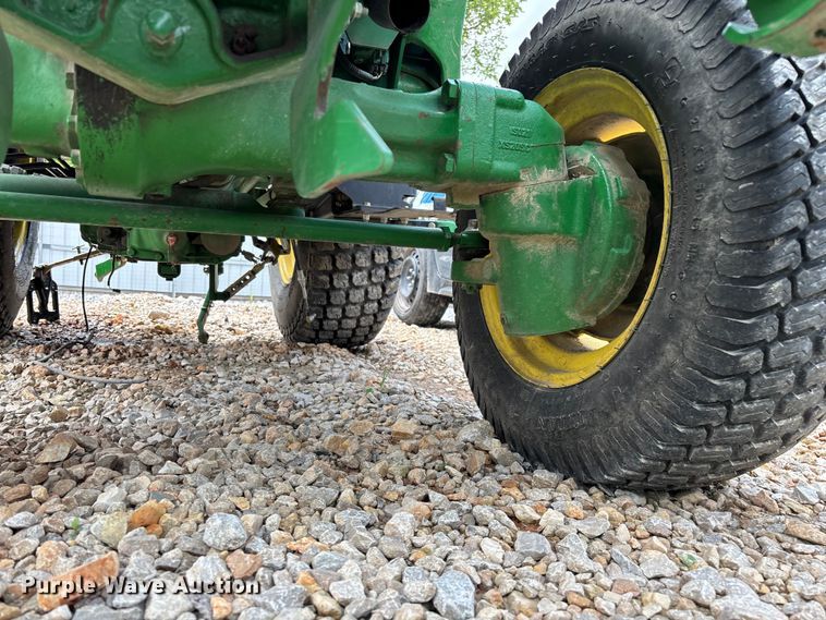 image for item YA3960 2014 John Deere 3046R MFWD tractor