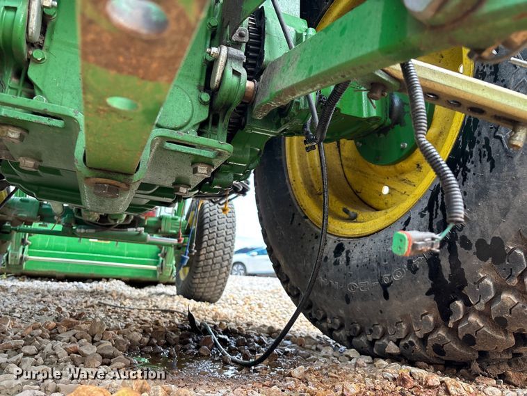 image for item YA3960 2014 John Deere 3046R MFWD tractor