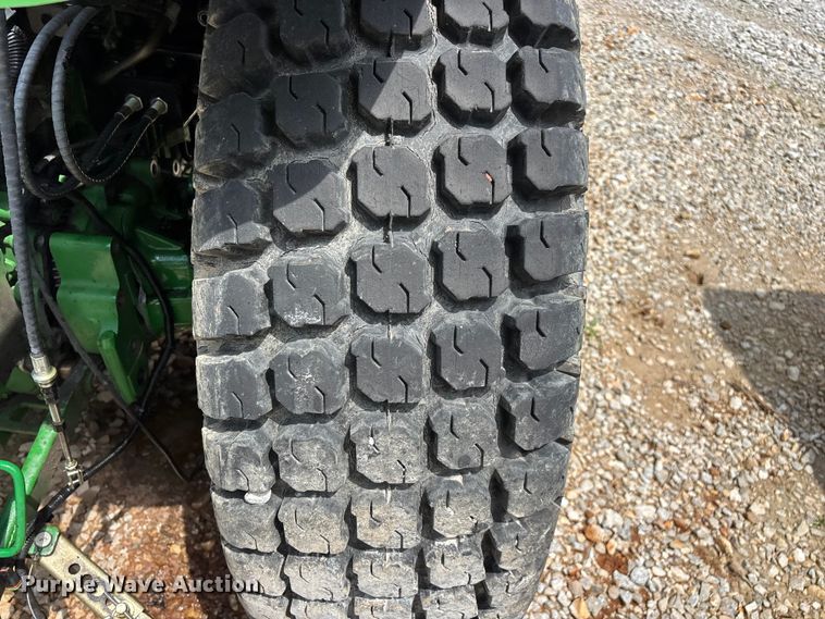 image for item YA3960 2014 John Deere 3046R MFWD tractor