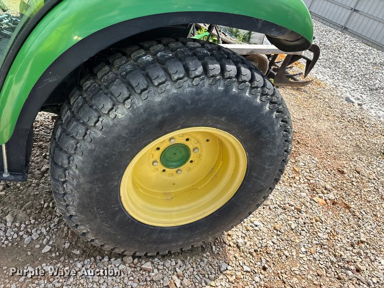 image for item YA3960 2014 John Deere 3046R MFWD tractor