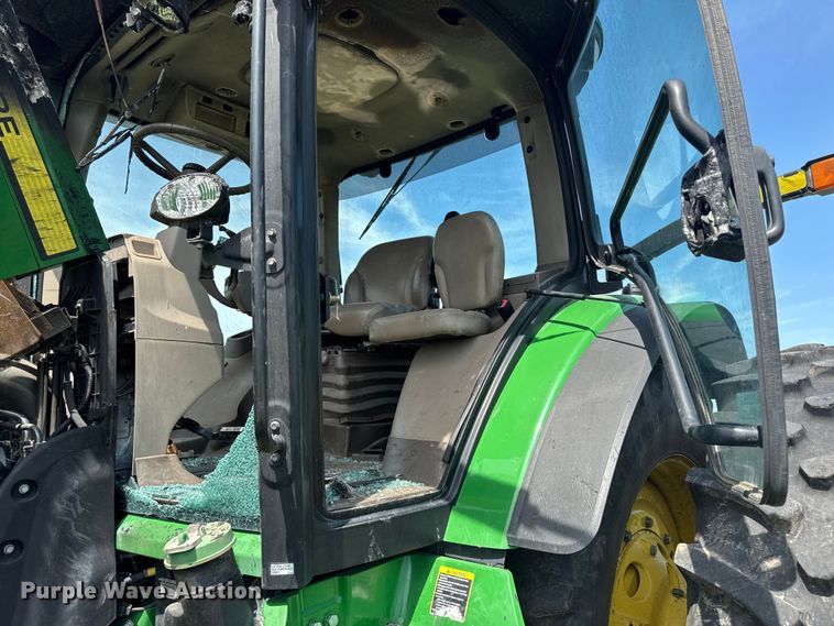 image for item YA3971 2014 John Deere 8360R MFWD tractor