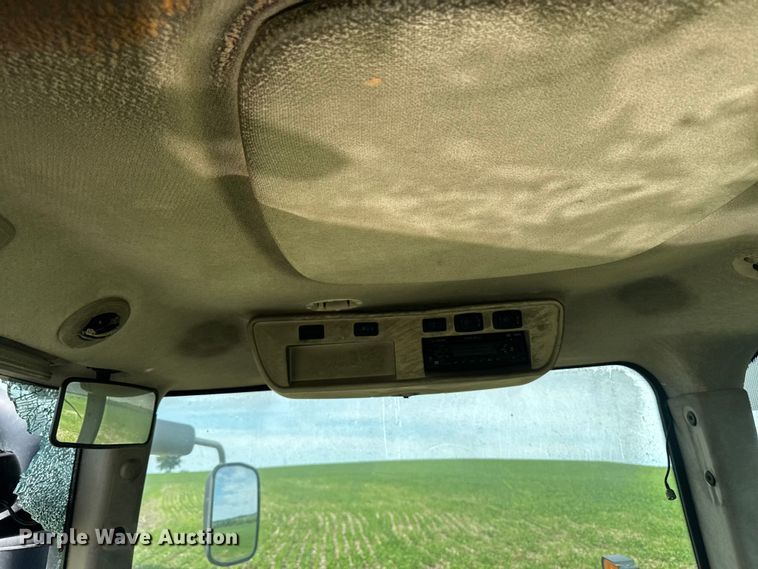 image for item YA3971 2014 John Deere 8360R MFWD tractor