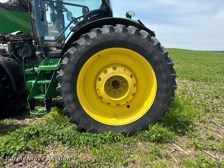image for item YA3971 2014 John Deere 8360R MFWD tractor