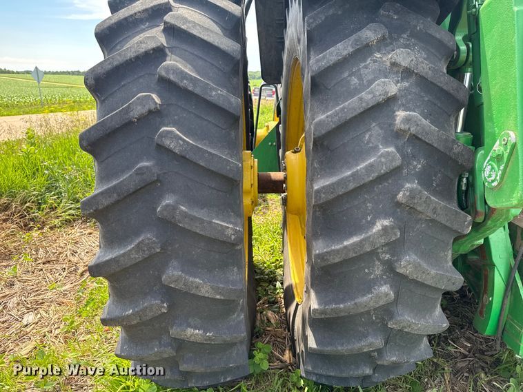image for item YA3971 2014 John Deere 8360R MFWD tractor