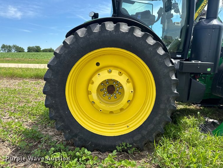 image for item YA3971 2014 John Deere 8360R MFWD tractor