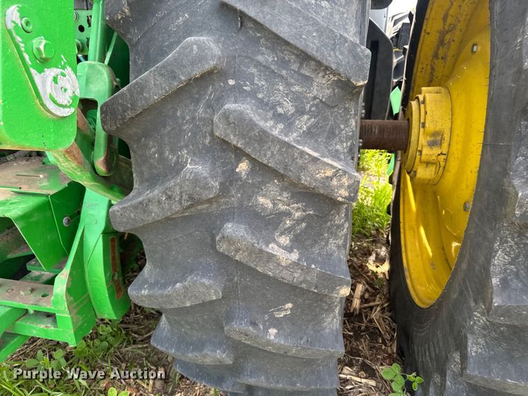 image for item YA3971 2014 John Deere 8360R MFWD tractor