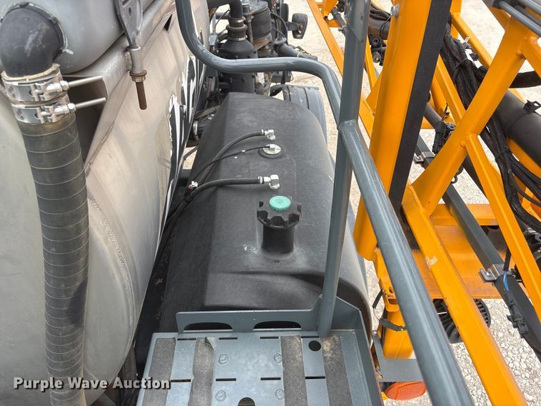 image for item YA4014 2016 Hagie STS12 sprayer