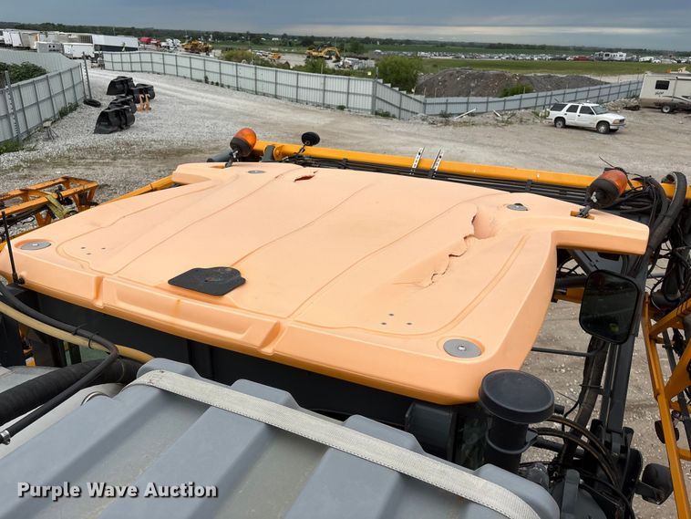 image for item YA4014 2016 Hagie STS12 sprayer