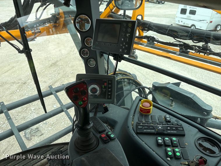 image for item YA4014 2016 Hagie STS12 sprayer