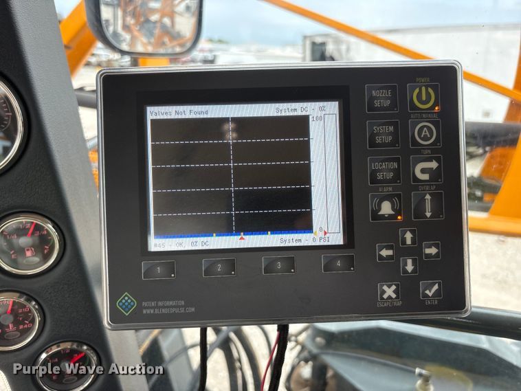 image for item YA4014 2016 Hagie STS12 sprayer