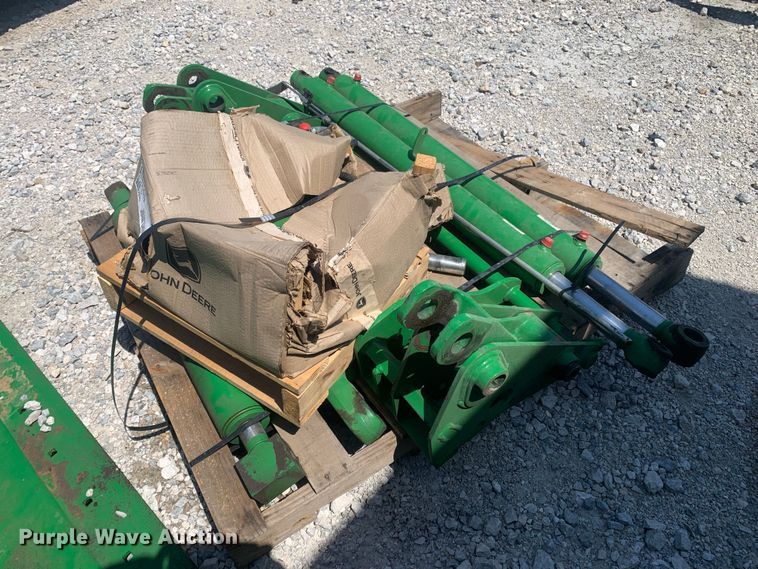 image for item YA4070 2024 John Deere 640R loader