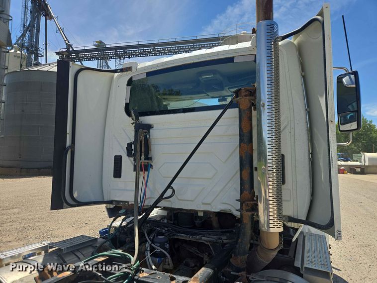 image for item DP8979 2015 International ProStar semi truck
