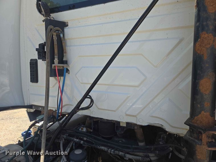 image for item DP8979 2015 International ProStar semi truck