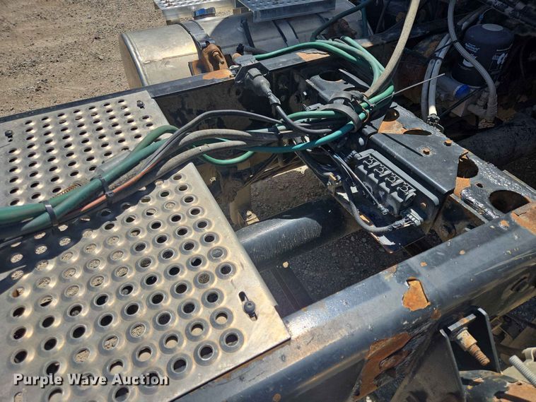 image for item DP8979 2015 International ProStar semi truck