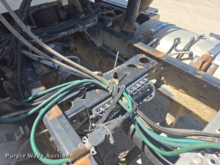 image for item DP8979 2015 International ProStar semi truck