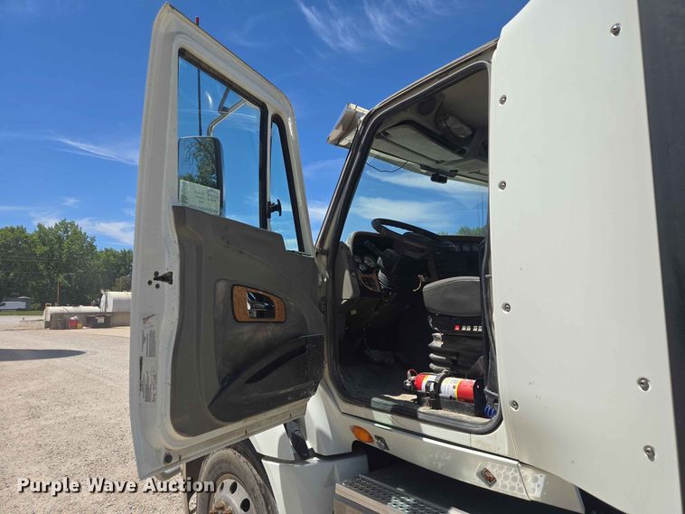 image for item DP8979 2015 International ProStar semi truck