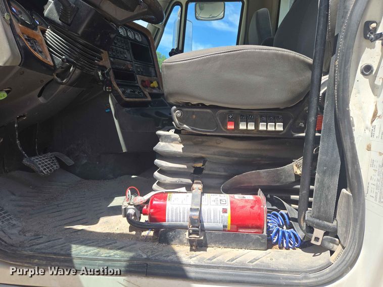 image for item DP8979 2015 International ProStar semi truck