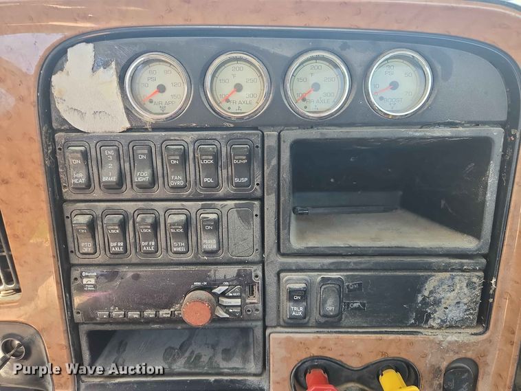 image for item DP8979 2015 International ProStar semi truck