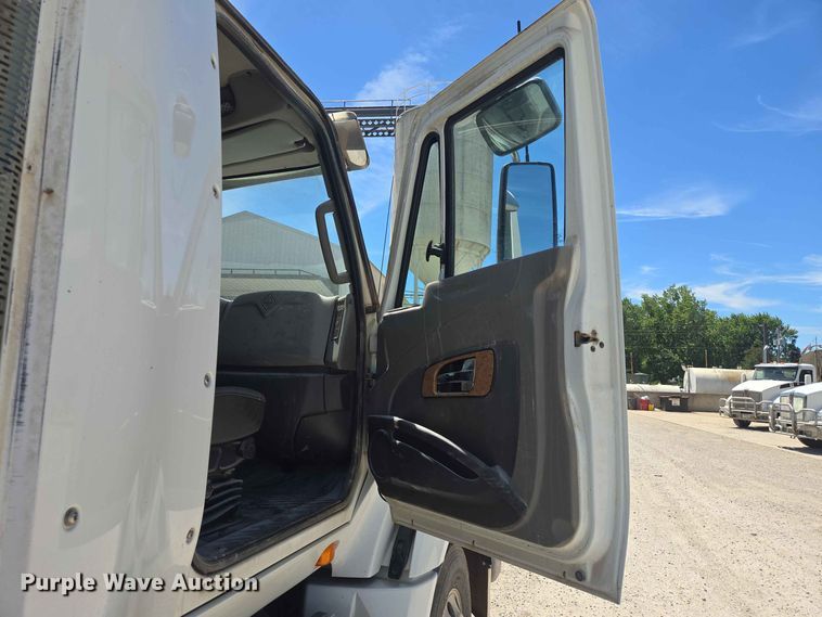 image for item DP8979 2015 International ProStar semi truck