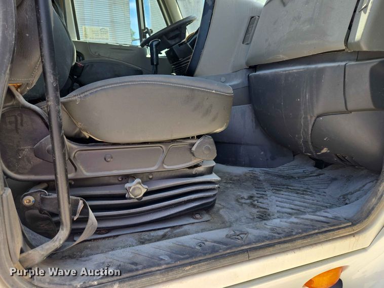 image for item DP8979 2015 International ProStar semi truck