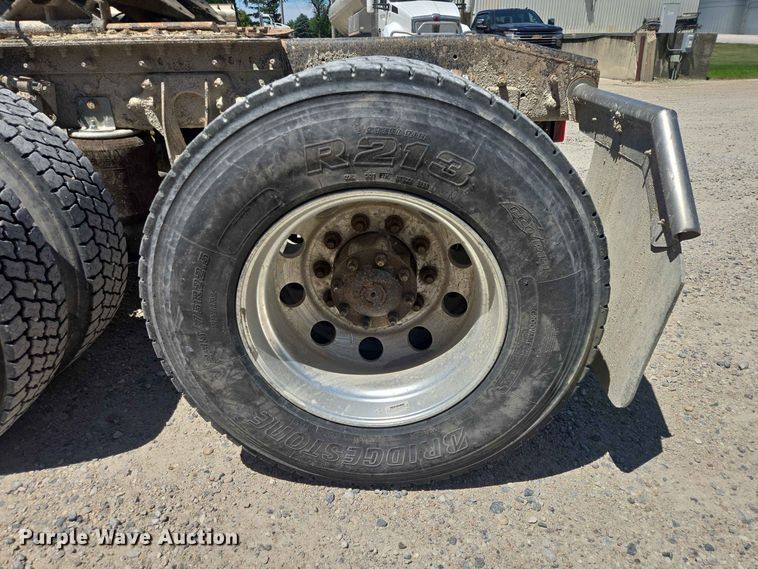 image for item DP8979 2015 International ProStar semi truck