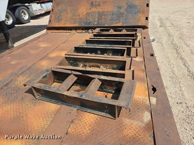 image for item DQ0005 2014 Trail-Eze TE70HT drop deck hydraulic tail equipment trailer