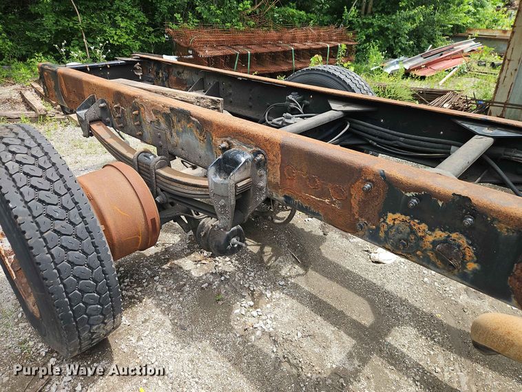 image for item DQ7799 2005 Kenworth truck cab and chassis