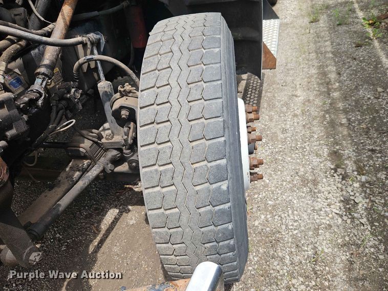 image for item DQ7799 2005 Kenworth truck cab and chassis