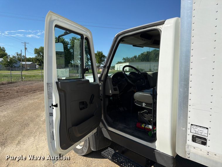 image for item DQ7845 2017 International TerraStar box truck