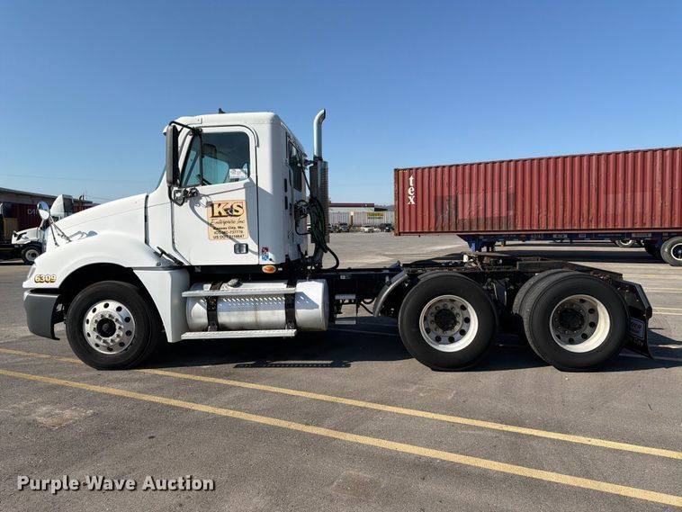 image for item DQ7862 2007 Freightliner Columbia semi truck