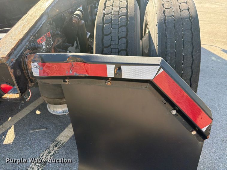 image for item DQ7862 2007 Freightliner Columbia semi truck