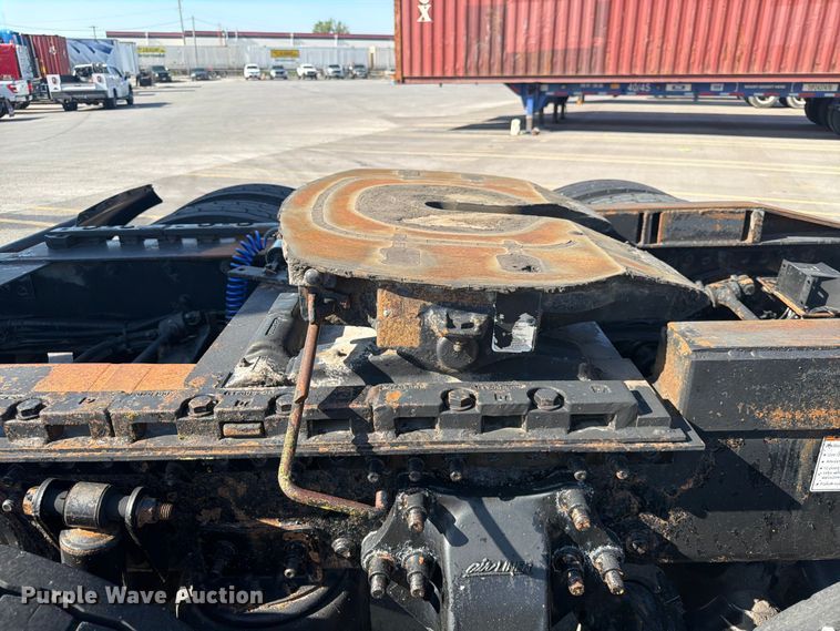 image for item DQ7862 2007 Freightliner Columbia semi truck