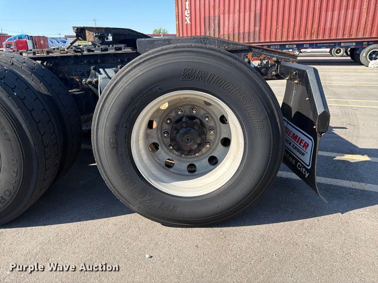 image for item DQ7862 2007 Freightliner Columbia semi truck