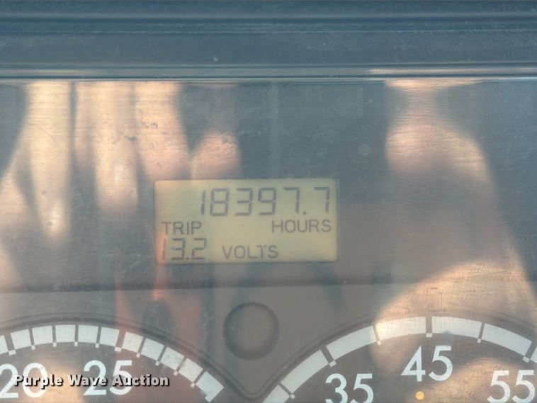 image for item DQ7862 2007 Freightliner Columbia semi truck