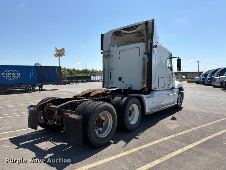 image for item DQ7863 2012 Freightliner Columbia semi truck