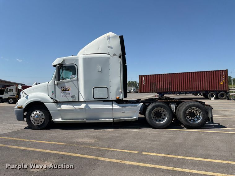 image for item DQ7863 2012 Freightliner Columbia semi truck