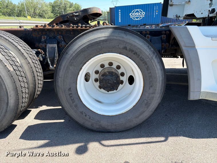 image for item DQ7863 2012 Freightliner Columbia semi truck