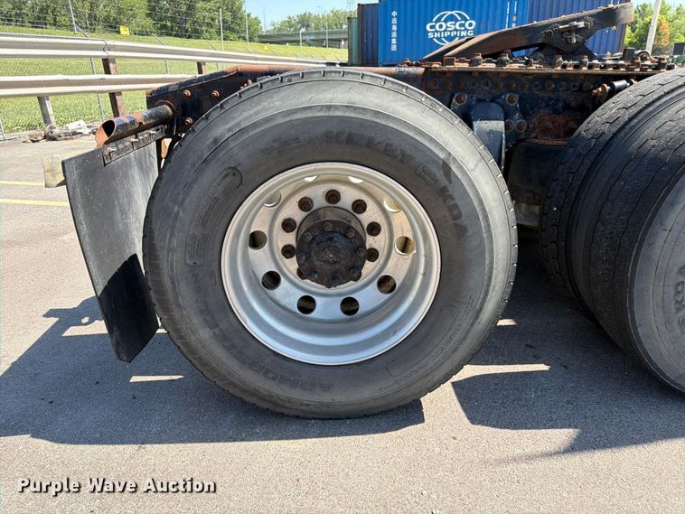 image for item DQ7863 2012 Freightliner Columbia semi truck