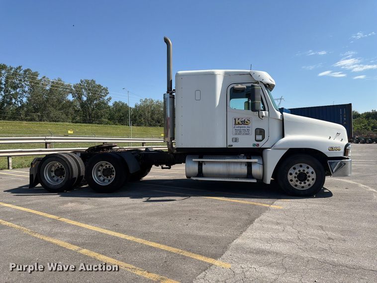 image for item DQ7864 2006 Freightliner CST120 semi truck