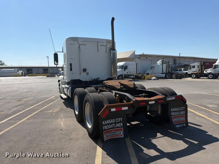 image for item DQ7864 2006 Freightliner CST120 semi truck
