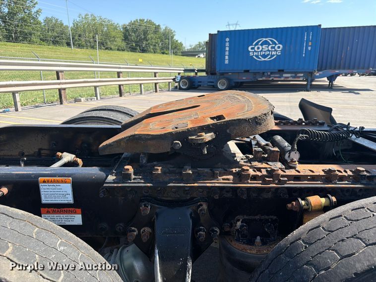 image for item DQ7864 2006 Freightliner CST120 semi truck